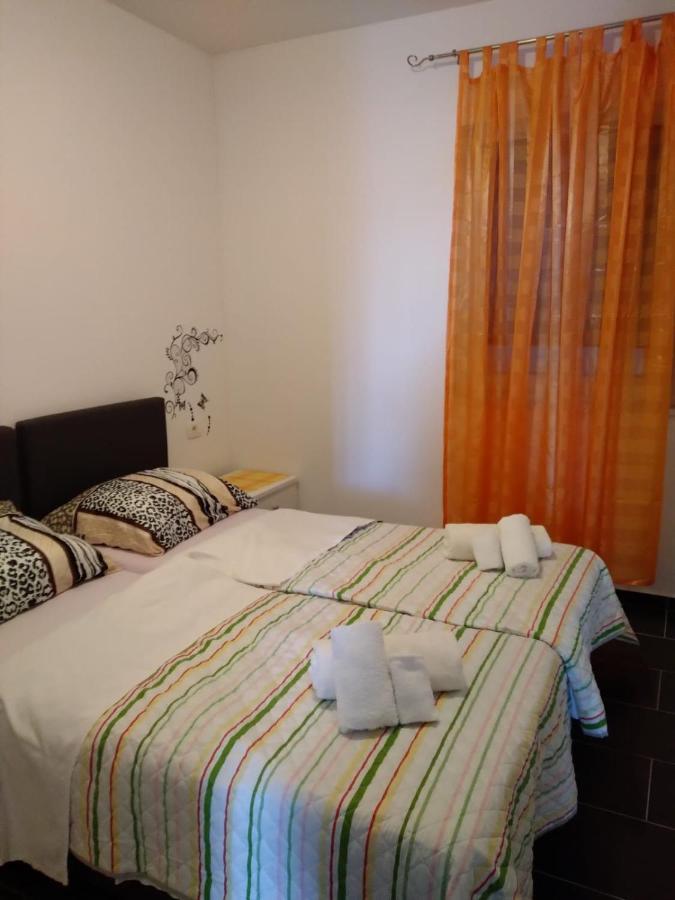 Apartmani Buba ポドストラナ エクステリア 写真