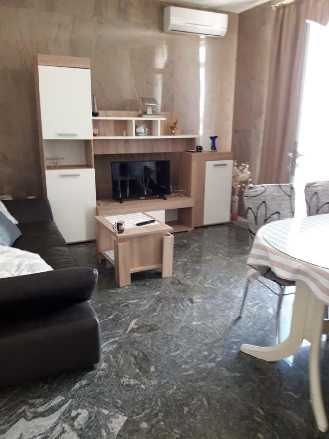 Apartmani Buba ポドストラナ エクステリア 写真